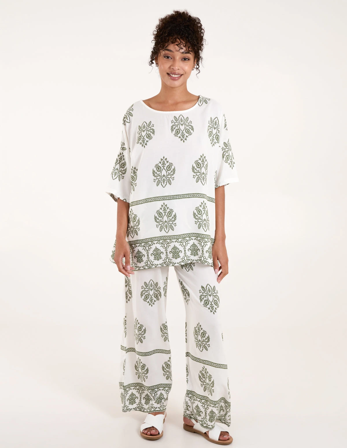 Border Print Top 2 Border Print Top - Image 2